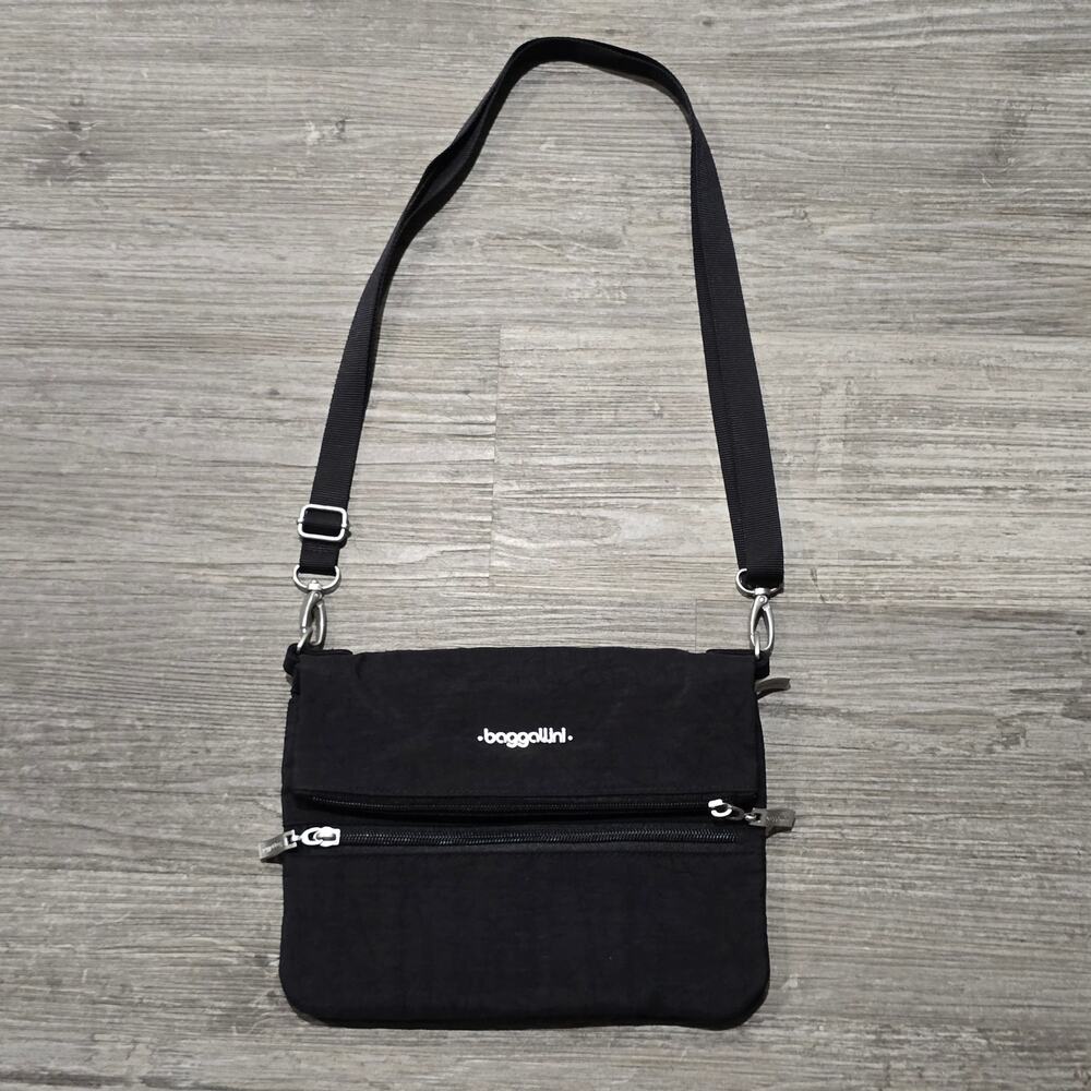 Baggallini Black Flip Zip Multi Compartment Crossbody Purse - Picture 8 of 9